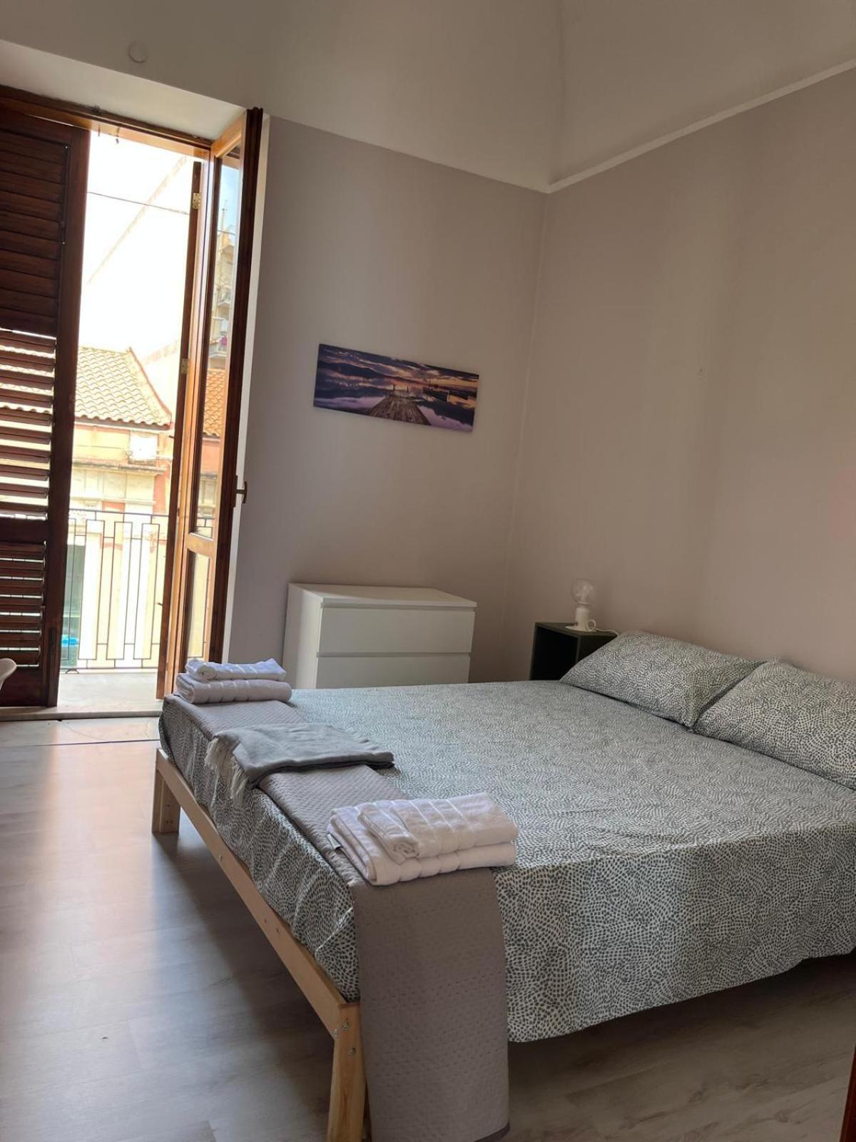 La Sicula Atene City Central House 200 Mt From Metro Giuffrida Catania Exterior foto