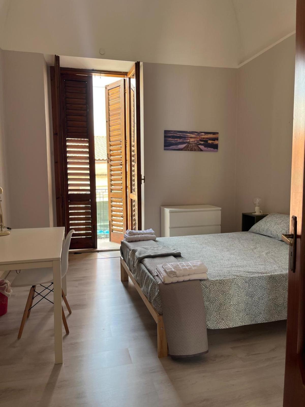 La Sicula Atene City Central House 200 Mt From Metro Giuffrida Catania Exterior foto